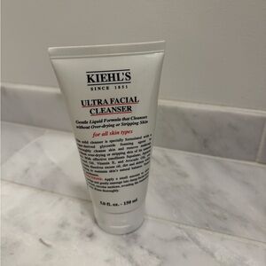 Unopened Kiehl's 5oz Ultra Facial Cleanser
